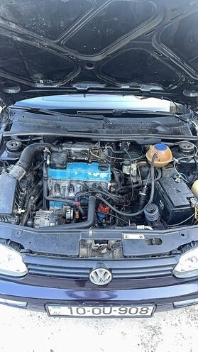 Volkswagen Golf-9