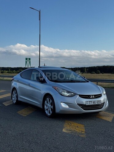 Hyundai Elantra-2