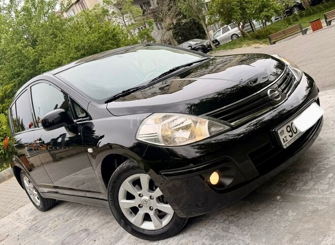 Nissan Tiida-8