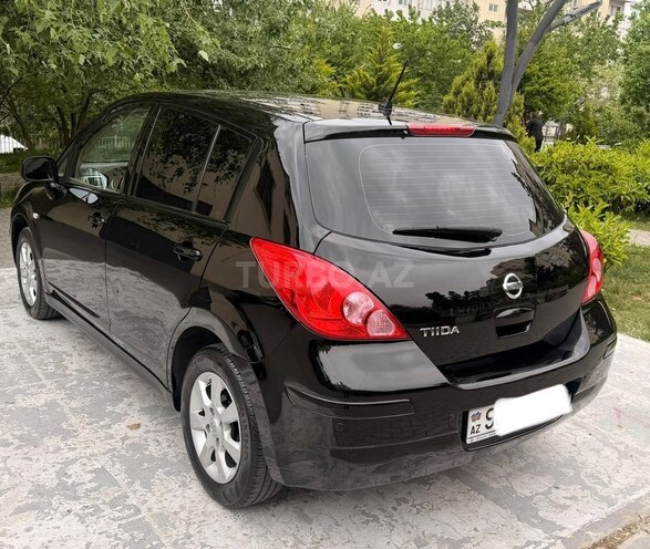 Nissan Tiida-6