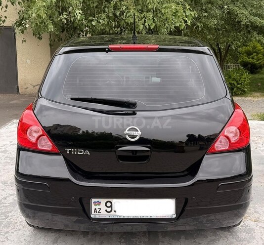 Nissan Tiida-5