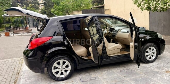 Nissan Tiida-13