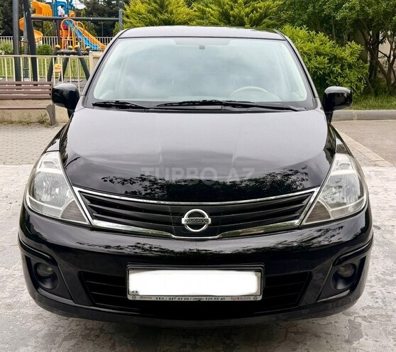 Nissan Tiida-1