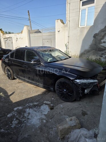 BMW 320-1