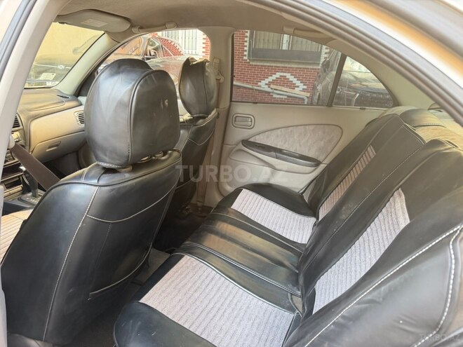 Nissan Sunny-9