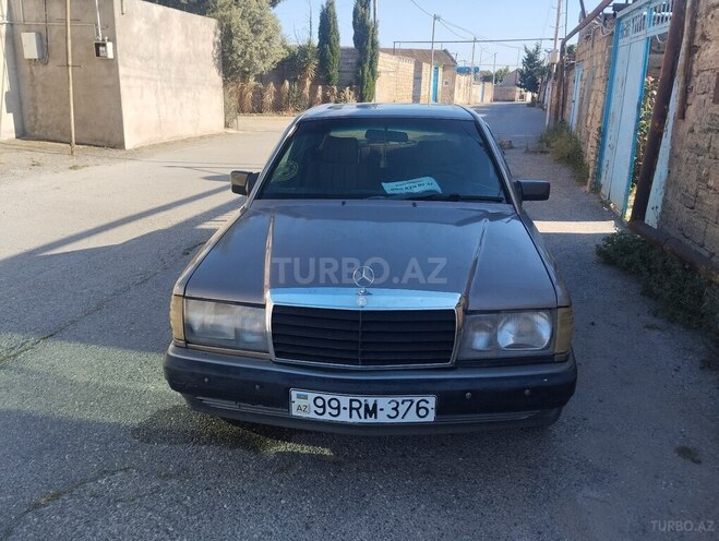 Mercedes 190-1