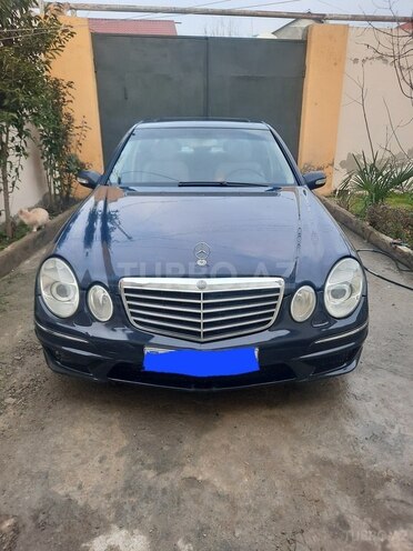Mercedes E 270-1