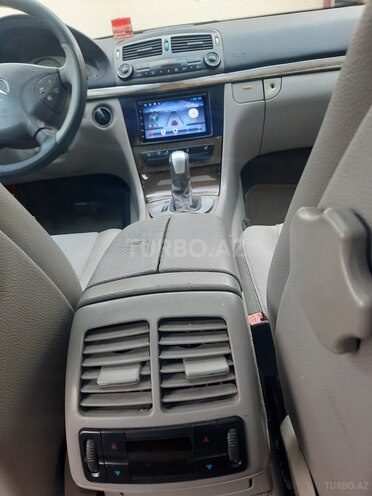 Mercedes E 270-6