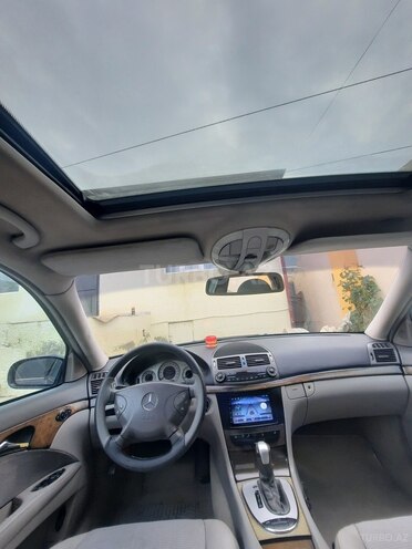 Mercedes E 270-5