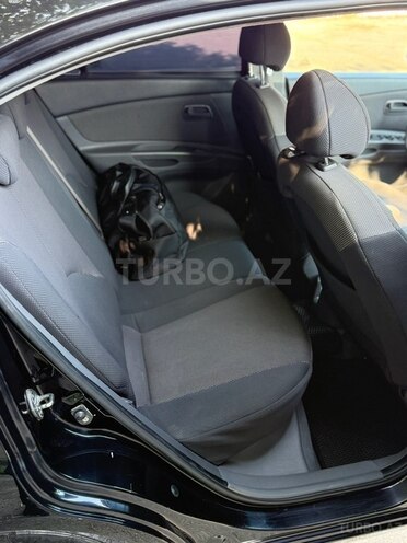 Kia Rio-10