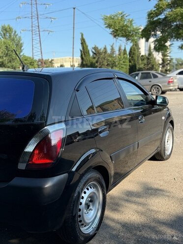 Kia Rio-5
