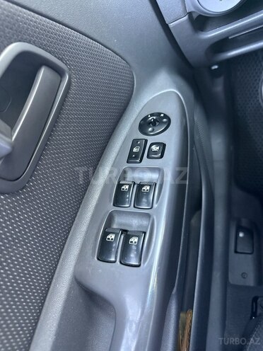 Kia Rio-13