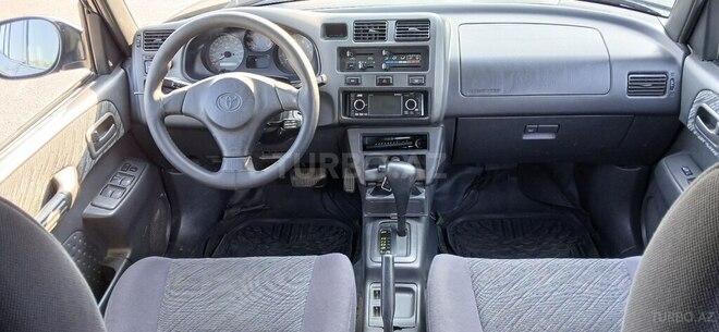 Toyota RAV4-5