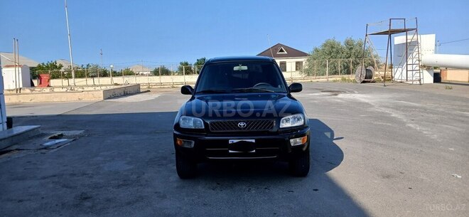 Toyota RAV4-8