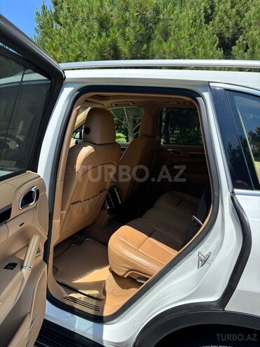 Porsche Cayenne-7