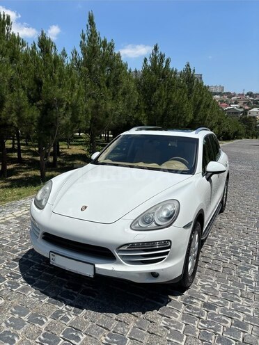 Porsche Cayenne-1