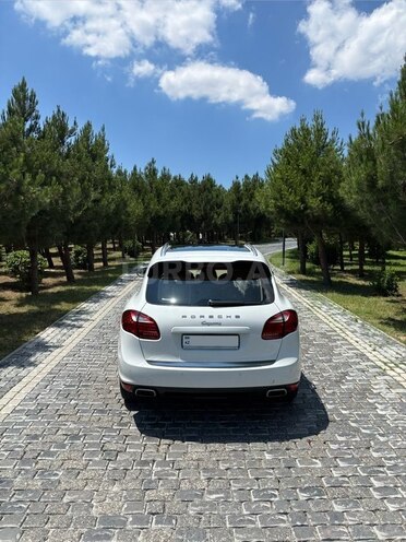 Porsche Cayenne-3