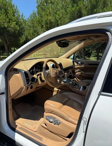 Porsche Cayenne-5