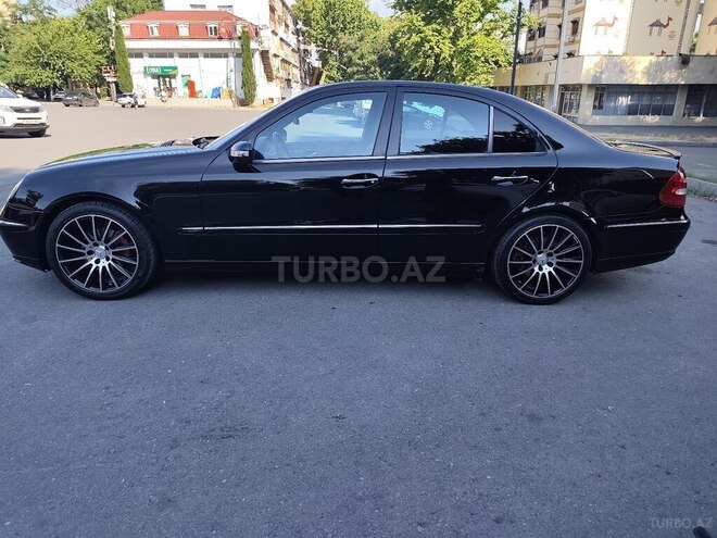 Mercedes E 240 4MATIC-3