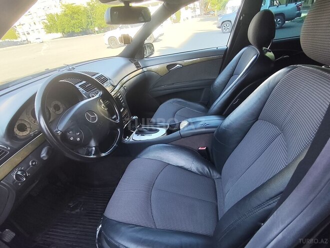 Mercedes E 240 4MATIC-9