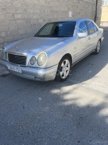 Mercedes E 230-3