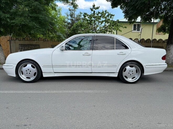 Mercedes E 320-3