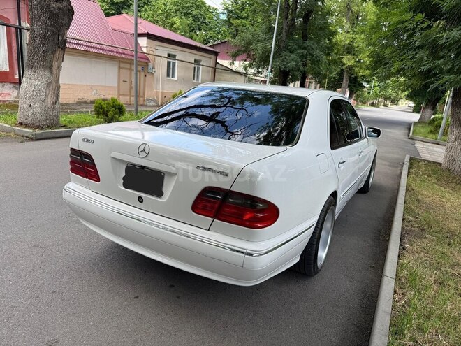 Mercedes E 320-7