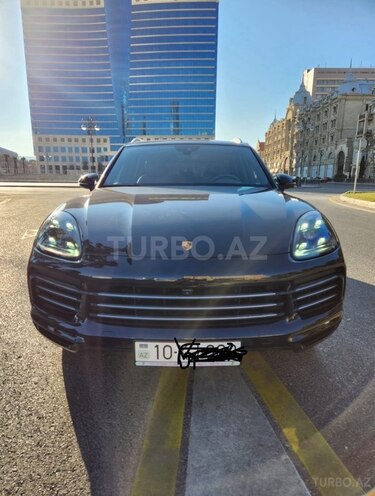 Porsche Cayenne-1