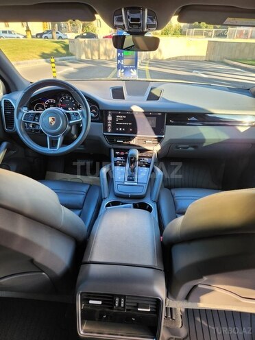 Porsche Cayenne-5