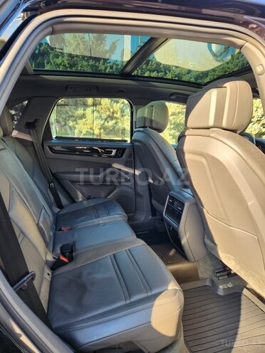 Porsche Cayenne-7