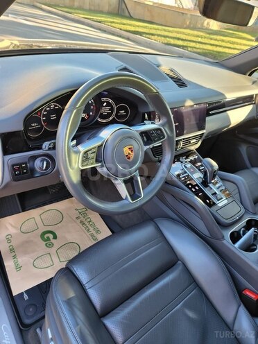 Porsche Cayenne-6