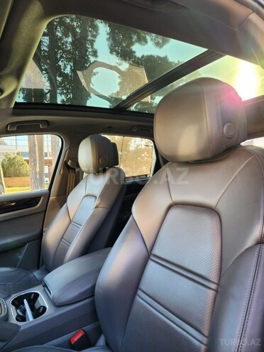 Porsche Cayenne-10