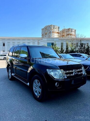 Mitsubishi Pajero-2