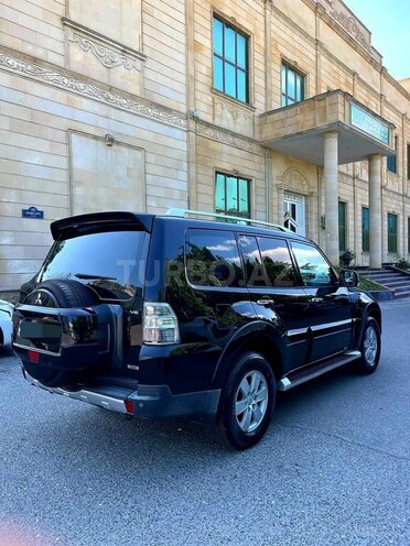 Mitsubishi Pajero-3