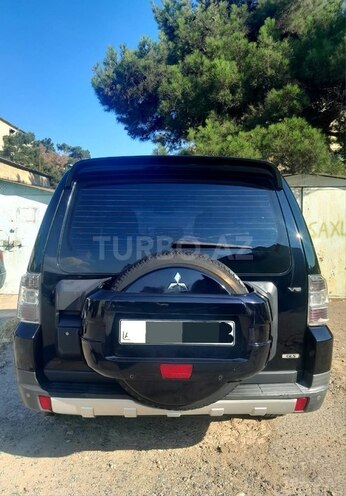Mitsubishi Pajero-7