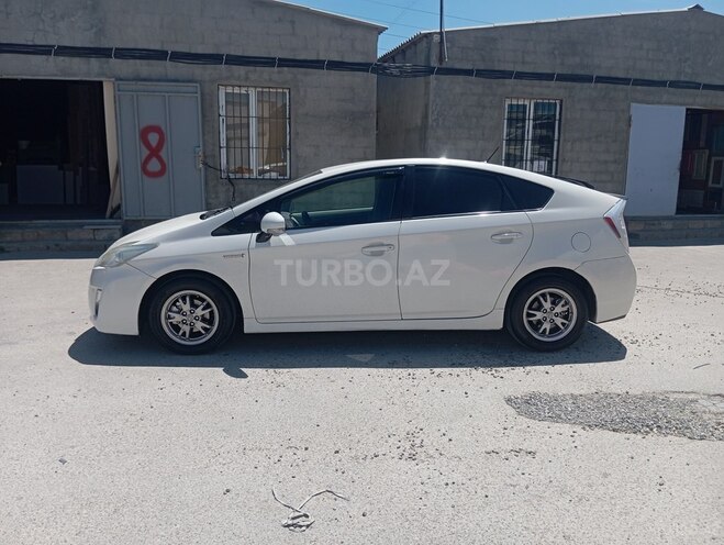 Toyota Prius-3