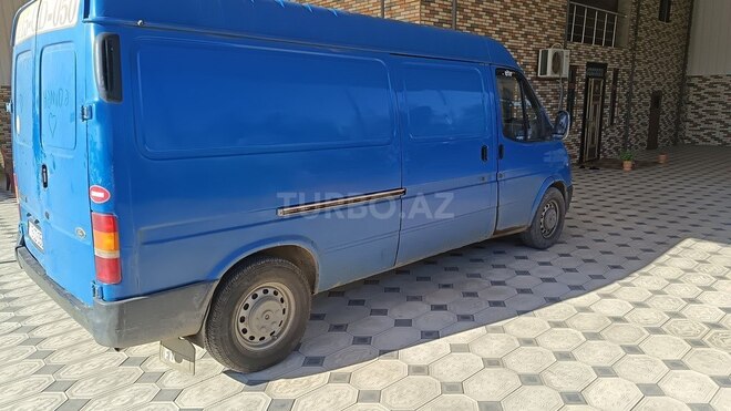 Ford Transit-5