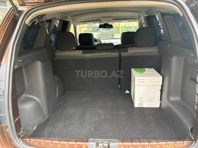 Renault Duster-9