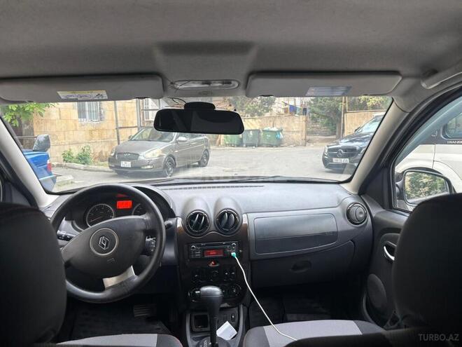 Renault Duster-6
