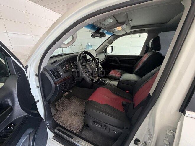 Toyota Land Cruiser-6