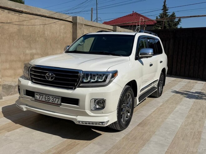 Toyota Land Cruiser-9