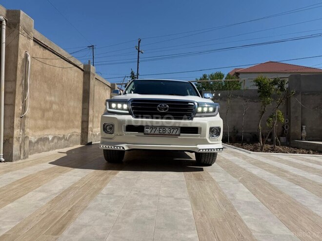 Toyota Land Cruiser-7