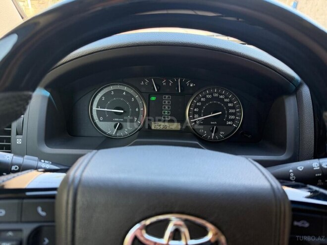 Toyota Land Cruiser-10