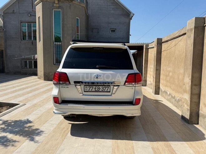 Toyota Land Cruiser-11