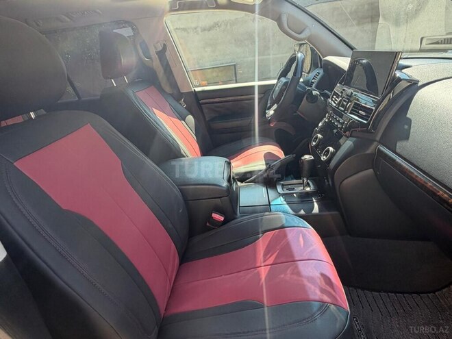 Toyota Land Cruiser-17