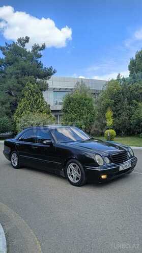 Mercedes E 270-3