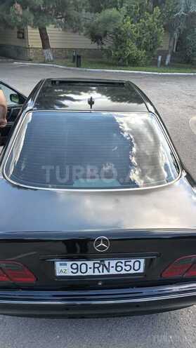 Mercedes E 270-5