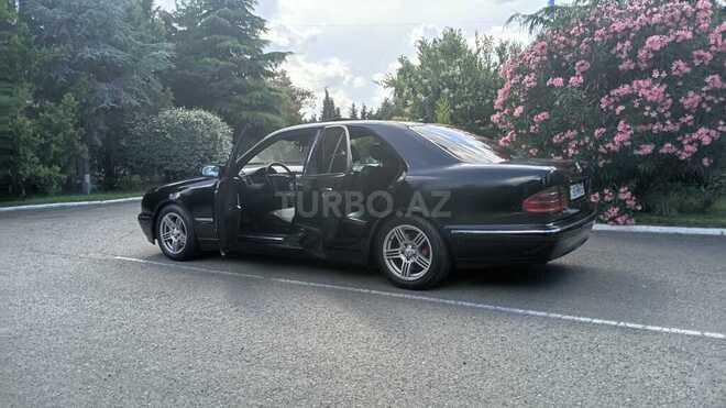 Mercedes E 270-10