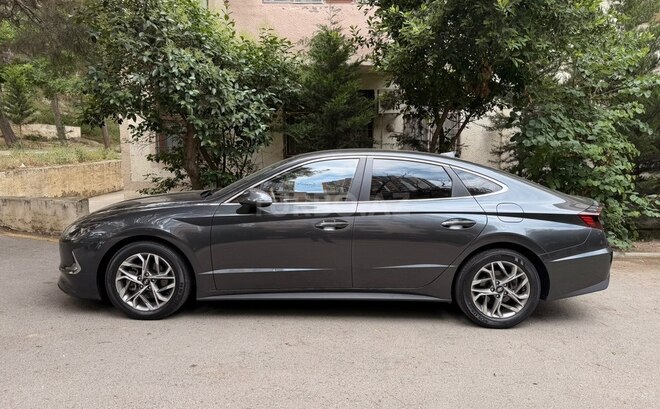 Hyundai Sonata-5