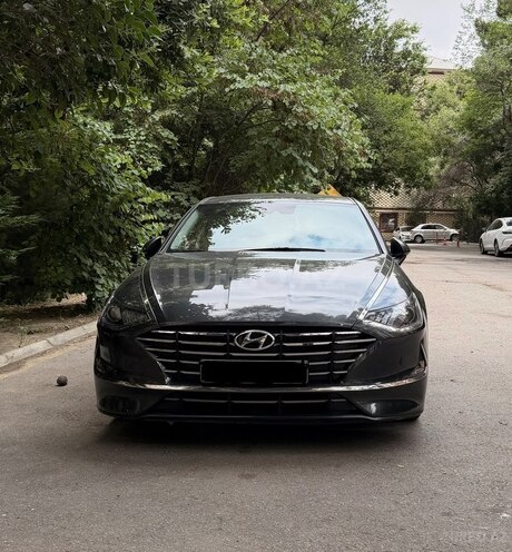 Hyundai Sonata-2